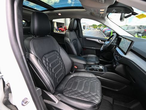 Certified 2024 Ford Escape Platinum w/ Premium Technology Package AWD/4WD image 25