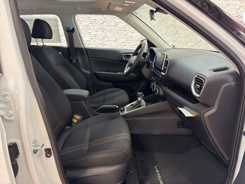 Used 2026 Hyundai Venue SEL FWD image 11