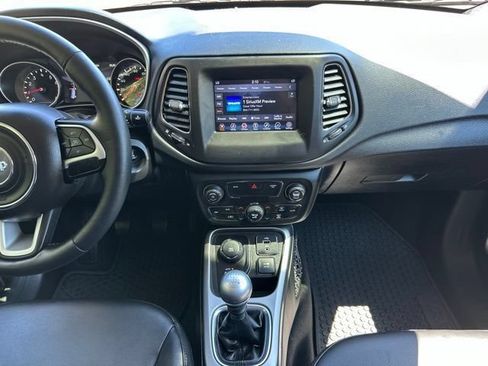 Used 2018 Jeep Compass Latitude w/ Popular Equipment Group AWD/4WD image 30