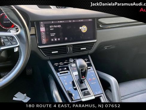 Used 2021 Porsche Cayenne AWD/4WD image 6