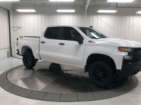 Used 2019 Chevrolet Silverado 1500 Custom Trail Boss w/ Infotainment Package AWD/4WD image 2