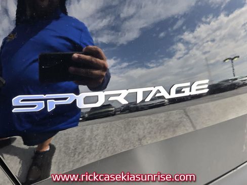 Used 2024 Kia Sportage EX FWD image 7