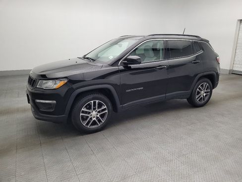 Used 2018 Jeep Compass Latitude image 2