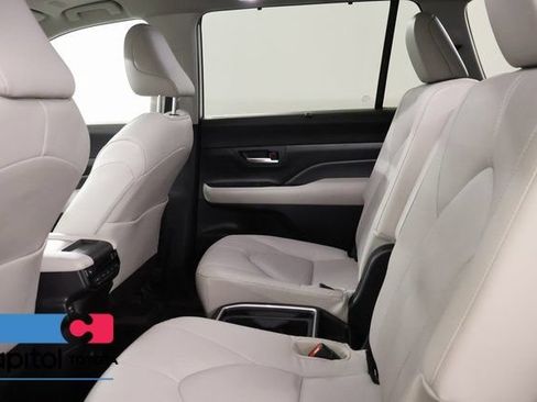 Certified 2025 Toyota Grand Highlander AWD image 32
