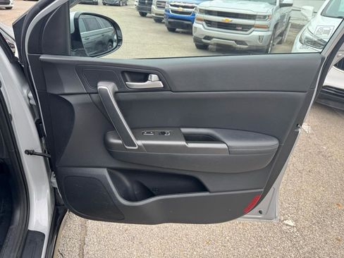 Used 2021 Kia Sportage S image 17