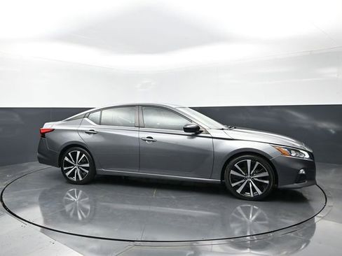 Used 2020 Nissan Altima 2.5 SR FWD image 6