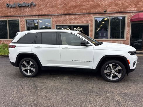 Used 2022 Jeep Grand Cherokee Limited 4xe AWD/4WD image 26