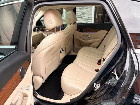 Used 2022 Mercedes-Benz GLC 300 4MATIC w/ Driver Assistance Package image 16