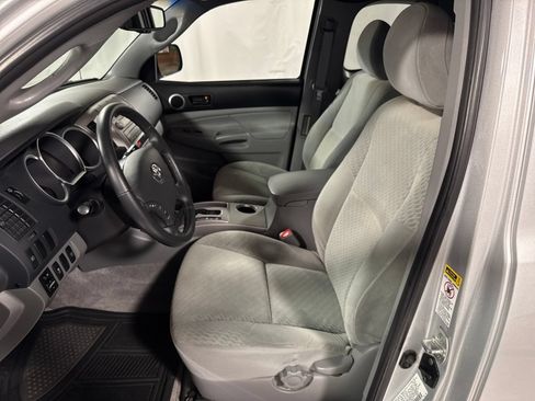 Used 2010 Toyota Tacoma PreRunner RWD image 3