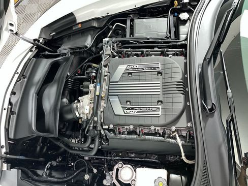 Used 2016 Chevrolet Corvette Z06 w/ 3LZ Preferred Equipment Group RWD image 12