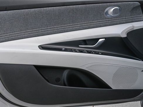 New 2026 Hyundai Elantra Limited image 21