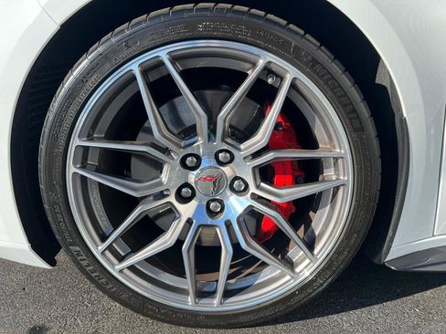 Used 2024 Chevrolet Corvette Z06 RWD image 25
