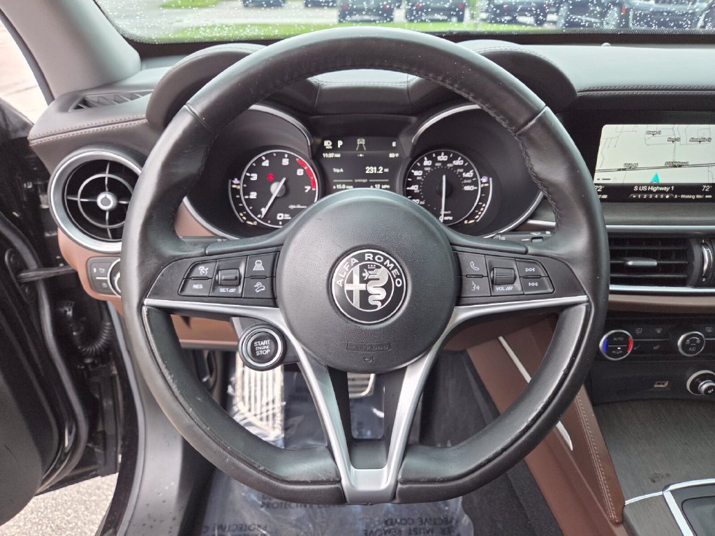 Used 2019 Alfa Romeo Stelvio Ti Lusso w/ Quick Order Package 22X Lusso AWD/4WD image 33