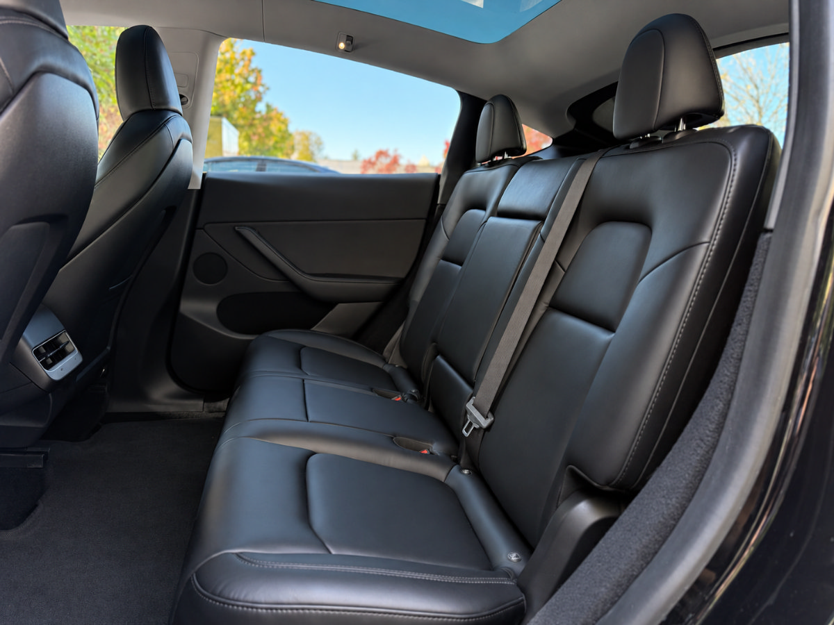 Used 2023 Tesla Model Y Long Range AWD/4WD image 18