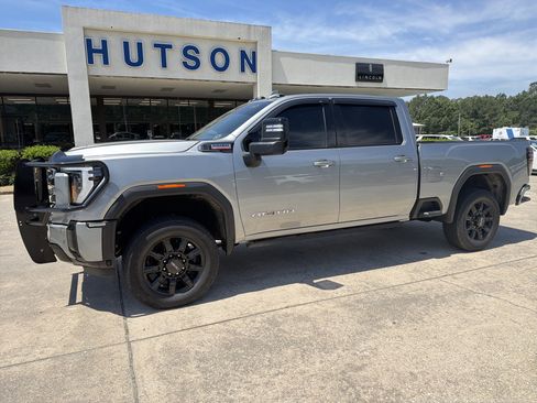 Used 2025 GMC Sierra 2500 AT4 w/ AT4 Premium Plus Package AWD/4WD image 2