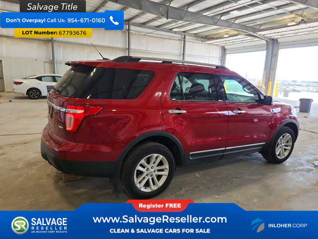 Used 2014 Ford Explorer XLT w/ Equipment Group 202A AWD/4WD image 4