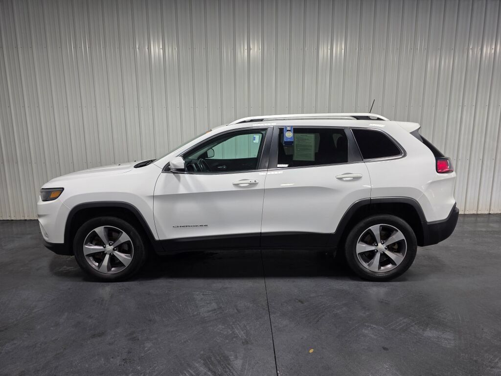 Used 2019 Jeep Cherokee Limited w/ Luxury Group AWD/4WD image 4