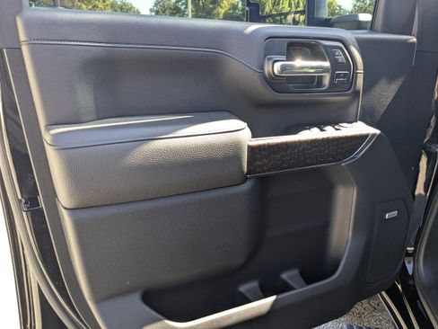 Certified 2023 GMC Sierra 2500 Denali w/ Denali Ultimate Package image 13