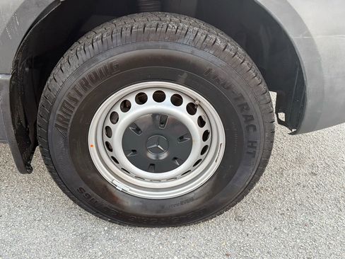 Used 2020 Mercedes-Benz Sprinter 1500 image 14