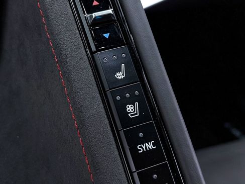 Used 2023 Chevrolet Corvette Stingray Premium Conv w/ Z51 Performance Package RWD image 29