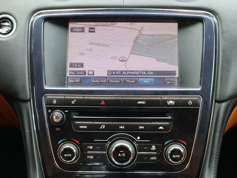 Used 2011 Jaguar XJ L RWD image 22
