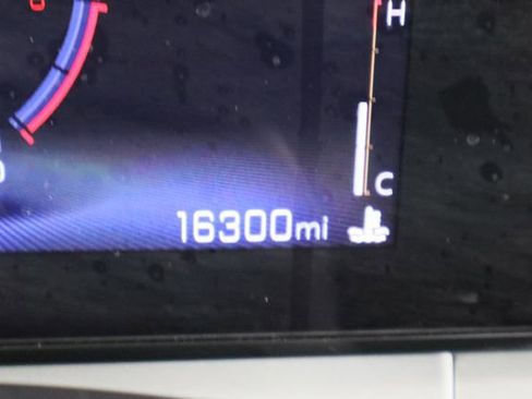 Used 2025 Chevrolet Trax LT w/ LT Convenience Package image 34