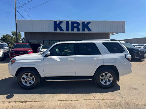 Used 2019 Toyota 4Runner SR5 Premium image 2