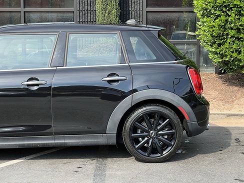 Used 2021 MINI Cooper 4-Door Hardtop image 11