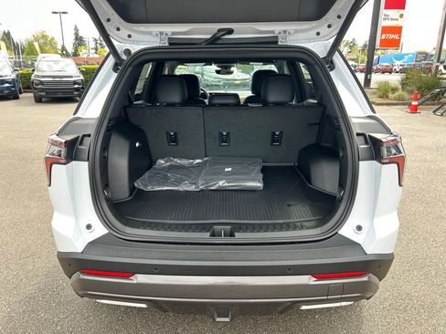 New 2026 Chevrolet Equinox ACTIV w/ Convenience Package III AWD/4WD image 22