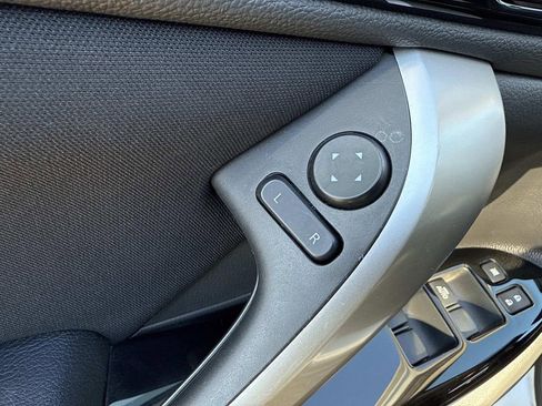 Used 2025 Mitsubishi Eclipse Cross LE image 19