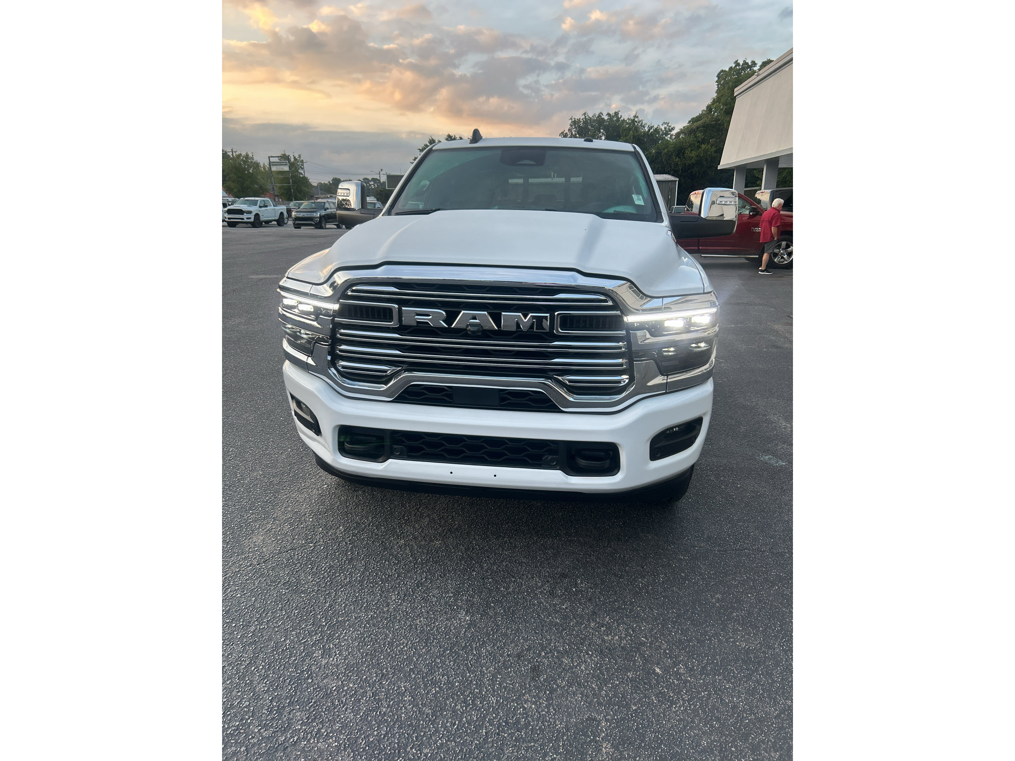 Used 2026 RAM 2500 Laramie AWD/4WD image 5