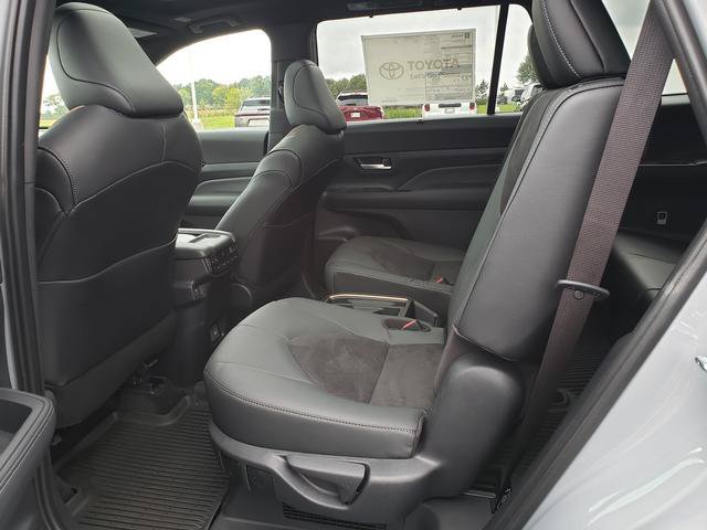 New 2026 Toyota Grand Highlander AWD Hybrid image 12