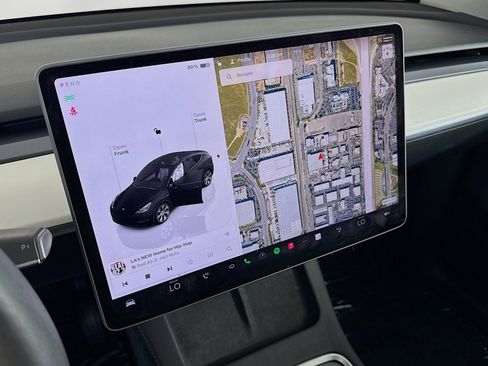 Used 2024 Tesla Model Y Long Range image 19