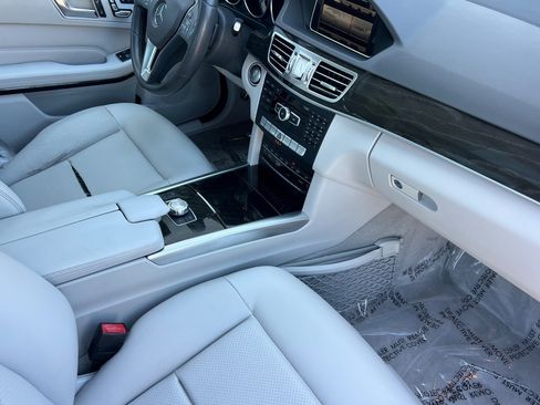 Used 2015 Mercedes-Benz E 350 4MATIC Sedan image 33