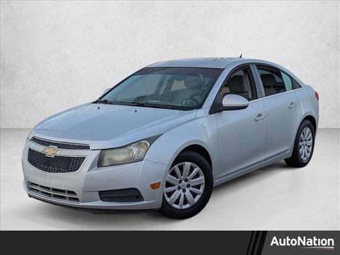Used 2011 Chevrolet Cruze LT image 1