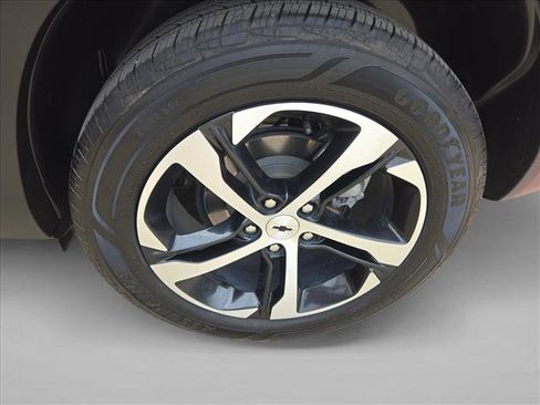 Used 2024 Chevrolet Trax RS w/ Driver Confidence Package FWD image 24