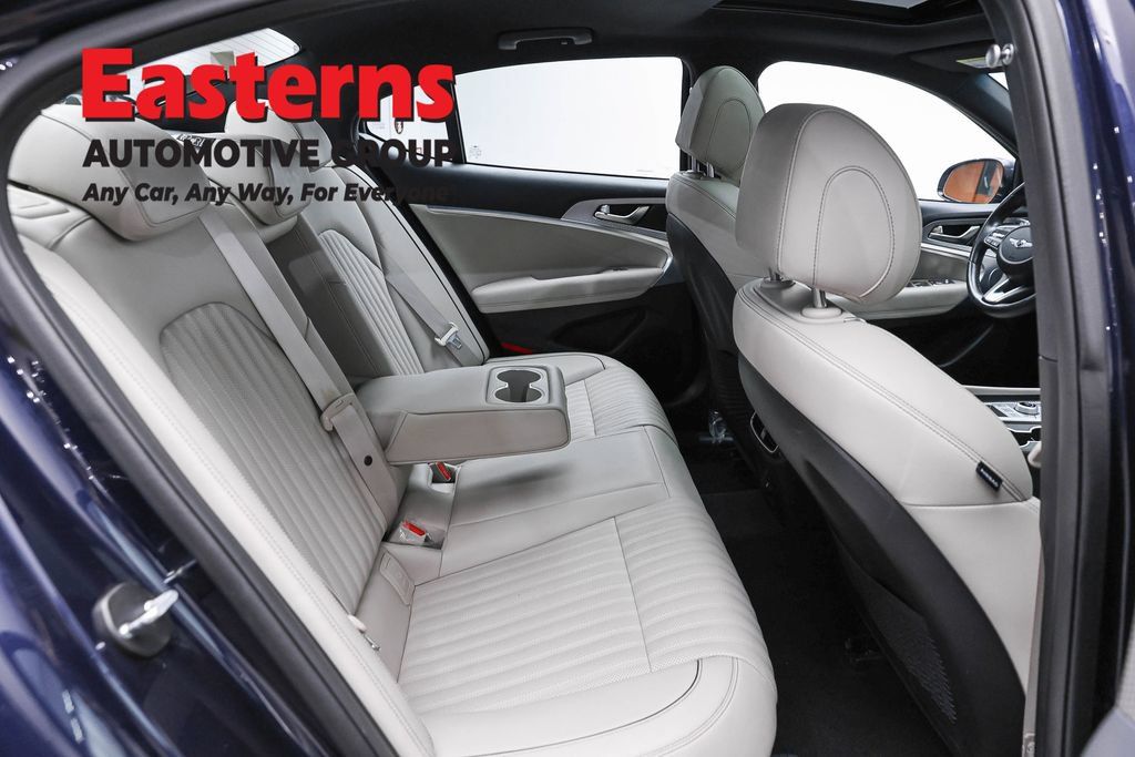 Used 2023 Genesis G70 2.0T w/ Sport Prestige Package AWD/4WD image 27