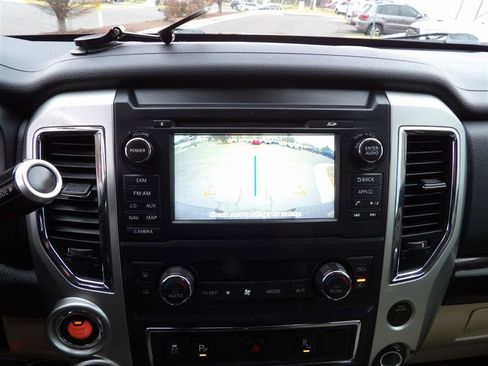 Used 2017 Nissan Titan SV image 24