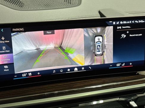 Used 2026 BMW X7 xDrive40i w/ Premium Package image 24