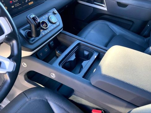 Used 2023 Land Rover Defender 110 S image 16