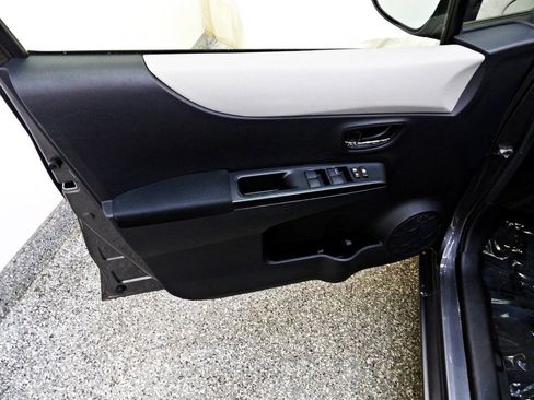 Used 2013 Toyota Yaris LE FWD image 10