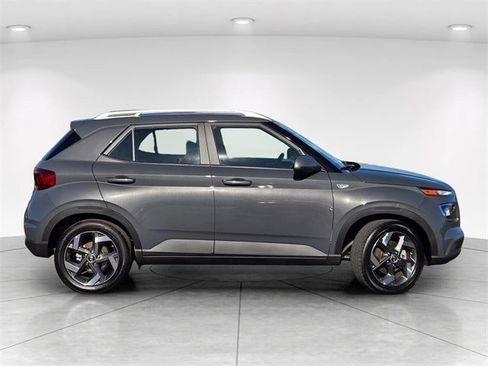Certified 2025 Hyundai Venue SEL image 8