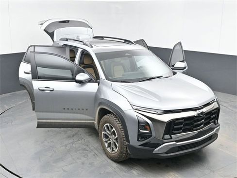 Used 2025 Chevrolet Equinox ACTIV w/ Safety and Technology Package image 50