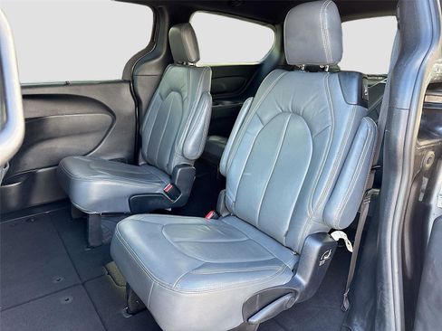 Used 2019 Chrysler Pacifica Touring Plus w/ S Appearance Package image 25