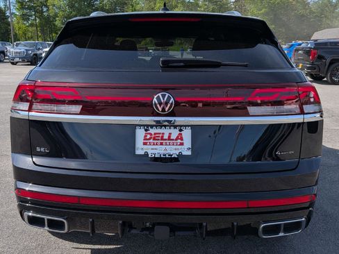 Used 2024 Volkswagen Atlas Cross Sport SEL R-Line AWD/4WD image 9