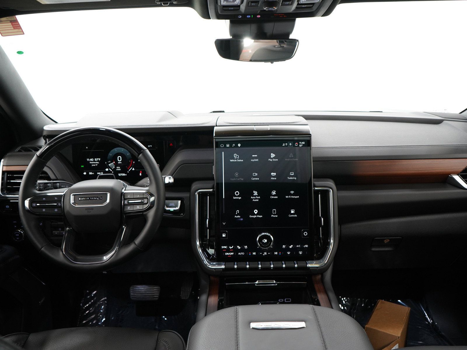 Used 2025 GMC Yukon XL Denali w/ Denali Reserve Package AWD/4WD image 19