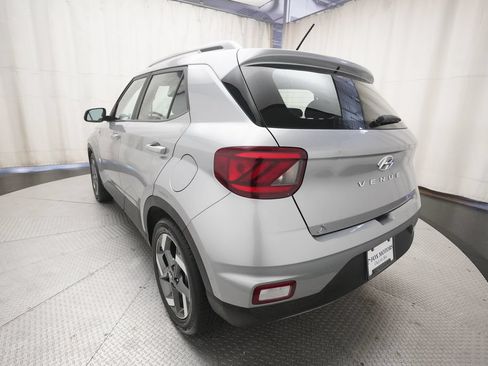 Used 2025 Hyundai Venue SEL FWD image 34