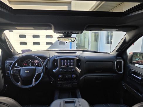 Used 2019 Chevrolet Silverado 1500 High Country w/ Technology Package image 6