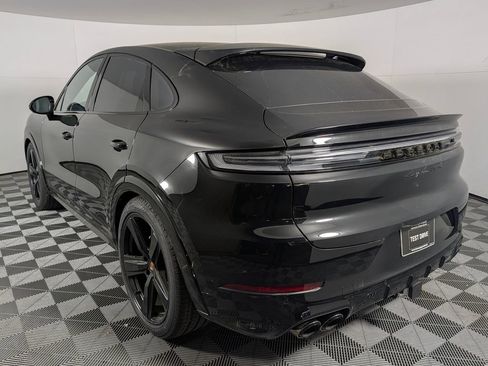 New 2026 Porsche Cayenne GTS image 3