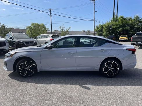 Used 2024 Nissan Altima 2.5 SR w/ SR Premium Package AWD/4WD image 6